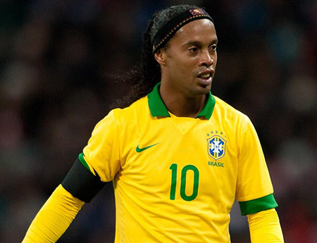 ronaldinho va cac cuu danh thu brazil se den viet nam