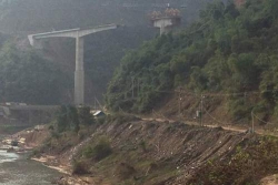 thanh hoa sap gian giao thi cong cau 4 cong nhan thuong vong