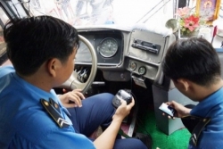 dinh chi 460 xe vi pham qua hop den