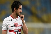 mu va chelsea bat ngo muon so huu alexandre pato