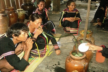 Tục nối dây của người Ê Đê