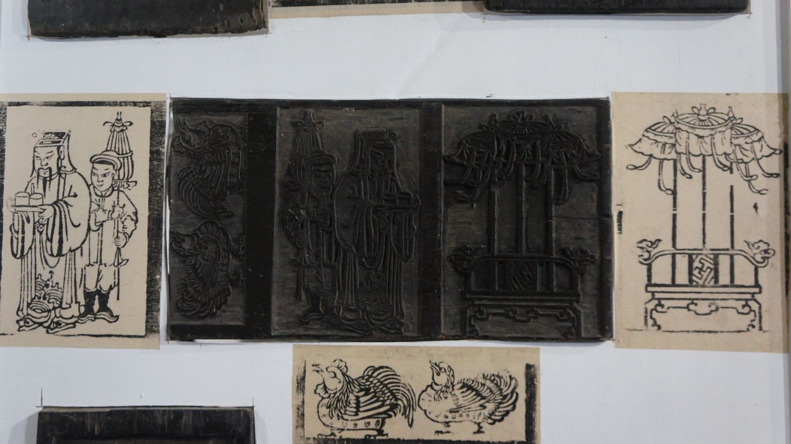 tranh dan gian viet nam thu choi tao nha ngay tet qua trien lam net xuan