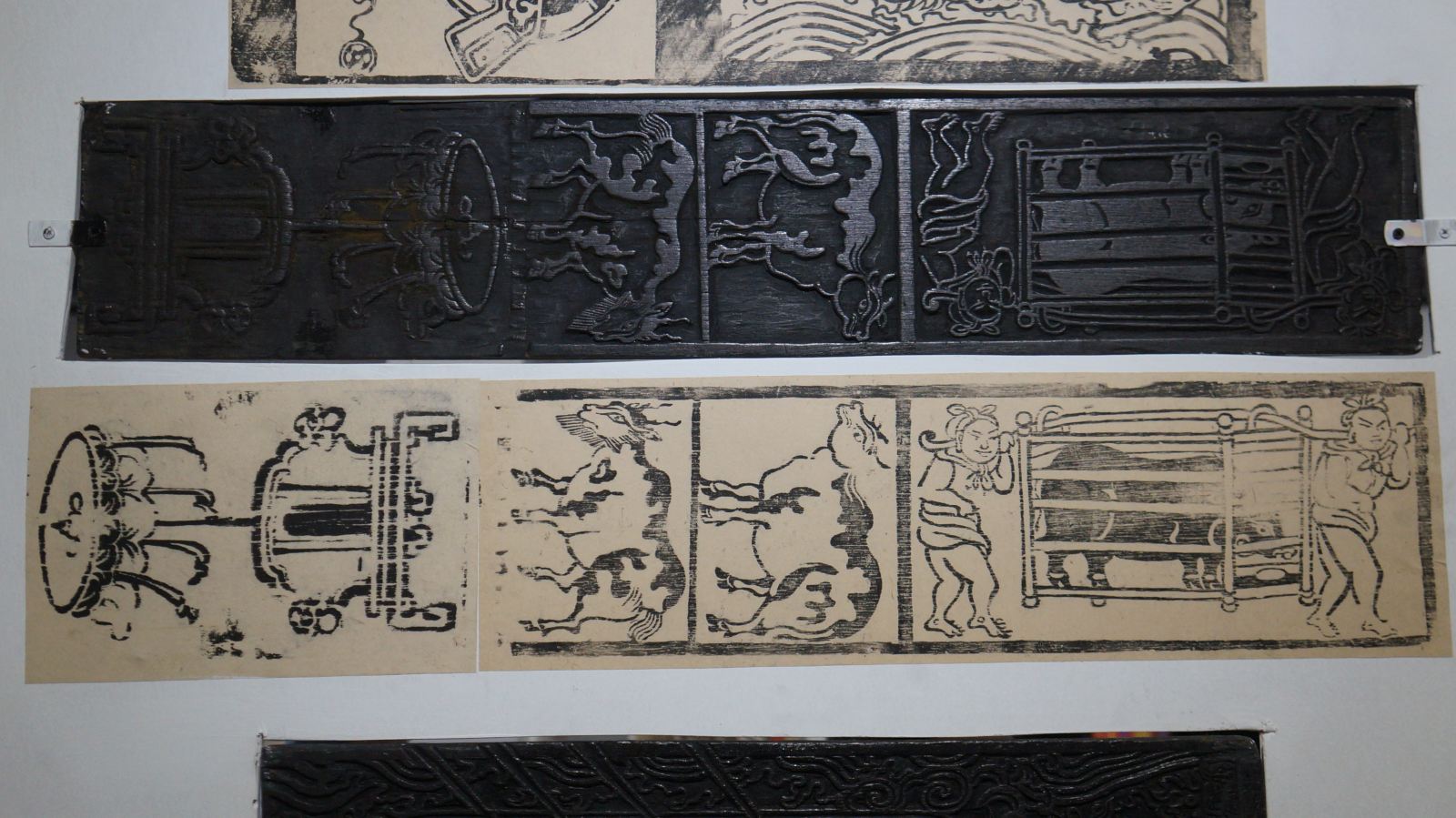 tranh dan gian viet nam thu choi tao nha ngay tet qua trien lam net xuan