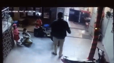 dap nga mot phu nu lon tuoi nam thanh nien gay nhieu buc xuc nhat hom nay