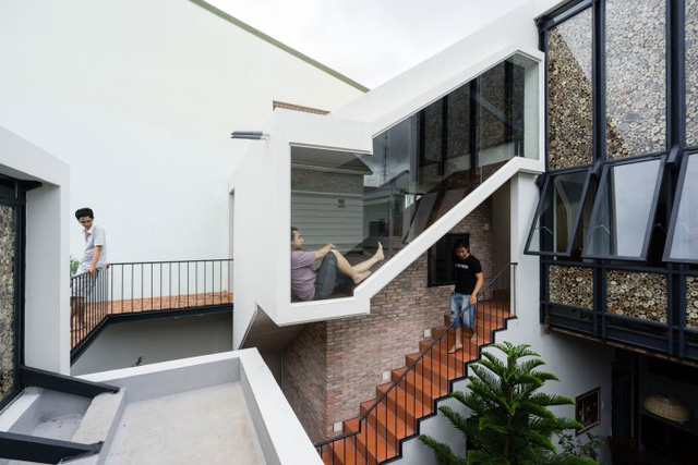 ngoi nha nua mai doc dao o vinh long duoc tap chi kien truc archdaily het loi khen ngoi