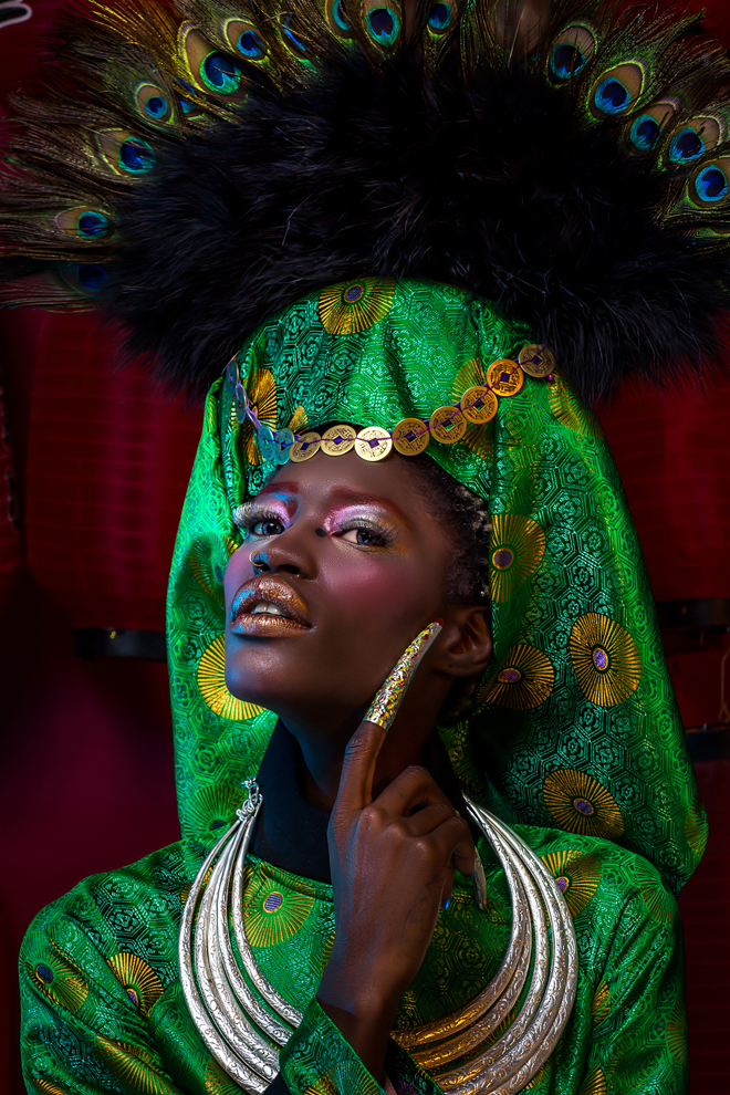 nguoi mau chau phi dep an tuong trong ao dai viet co