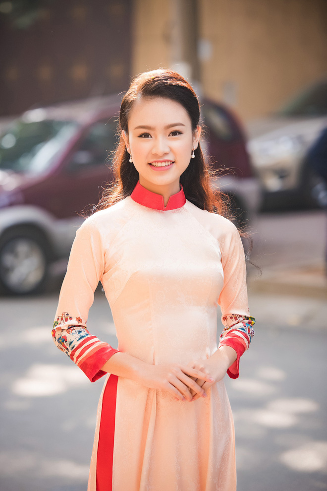 co gai vang cua hoa hau viet nam duyen dang va yeu kieu