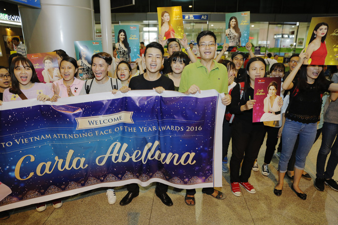 my nhan em la dinh menh cua doi anh duoc chao don nong nhiet tai san bay