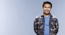 chi ngoi choi lien minh huyen thoai chang trai goc viet nay van kiem duoc toi 80000 usd va duoc forbes vinh danh