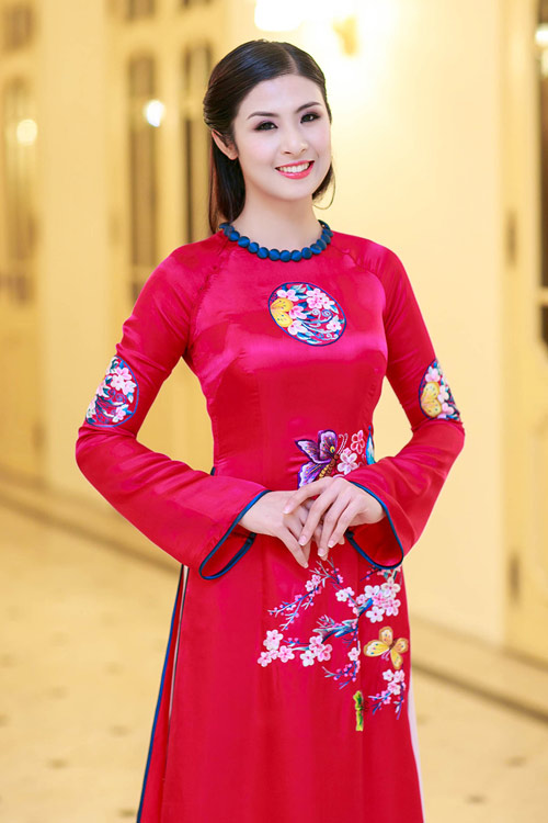 phan ung cua ngoc han va 2 ntk hang dau truoc hinh anh mau chau phi mac ao dai viet