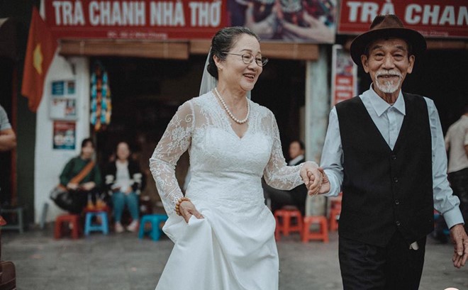 cau chuyen tinh keo dai suot 50 nam cua vo chong nghe si mai ngoc can