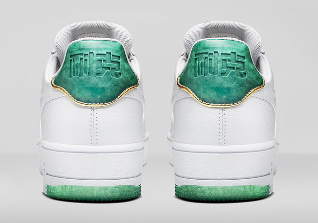chao don tet am lich 2017 voi phien ban nike air force 1 duoc kham ngoc bich tuyet dep