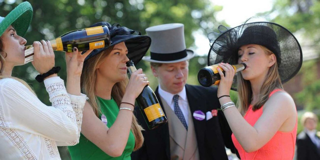 sau 5 nam nghien cuu trieu phu nay ket luan nguoi giau luon tranh ket giao voi 1 loai nguoi duy nhat