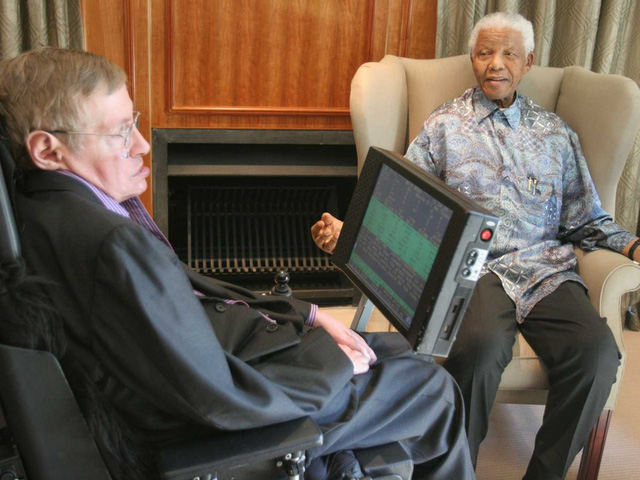 10 cach nhin doi vo cung thu vi cua stephen hawking thien tai vua tron 75 tuoi vao ngay hom nay