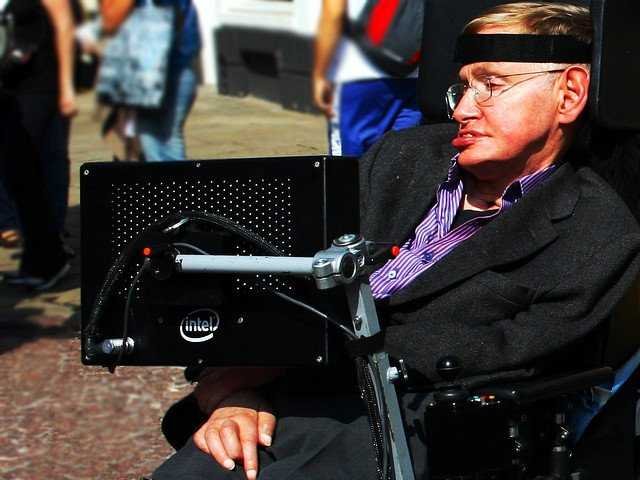 10 cach nhin doi vo cung thu vi cua stephen hawking thien tai vua tron 75 tuoi vao ngay hom nay