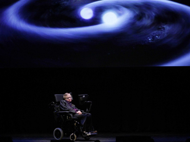 10 cach nhin doi vo cung thu vi cua stephen hawking thien tai vua tron 75 tuoi vao ngay hom nay