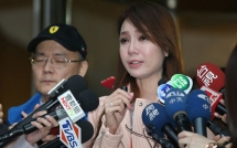 helen thanh dao dien vien viet noi doi gay soc lang giai tri dai loan la ai