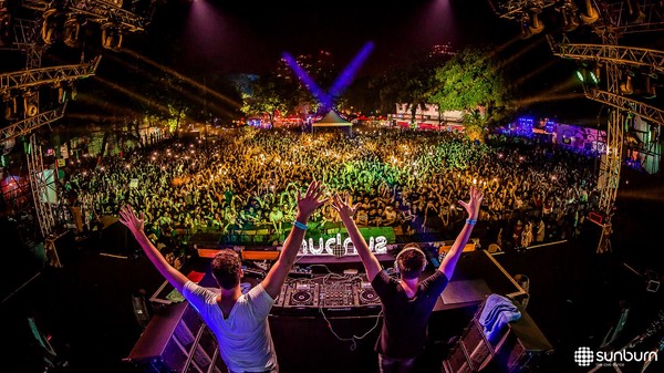 diem danh nhung san khau am nhac lon nhat tai viet nam tu truoc den nay