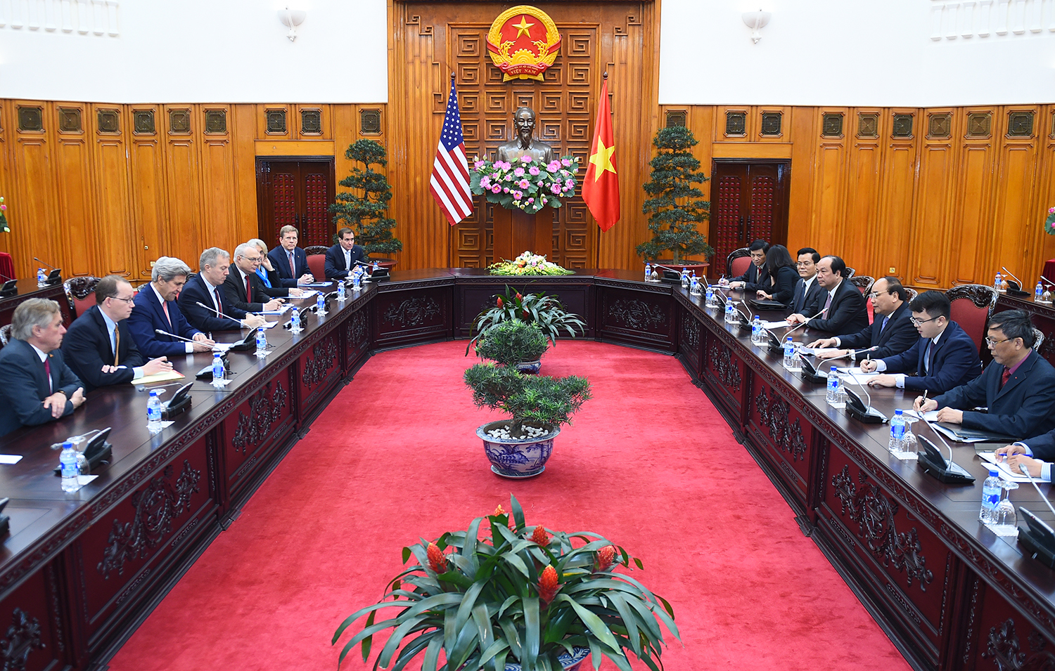 ngoai truong my john kerry tham va lam viec tai viet nam