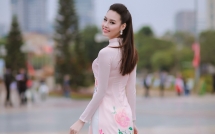 hoa hau bien thuy trang mong manh giua thoi tiet lanh