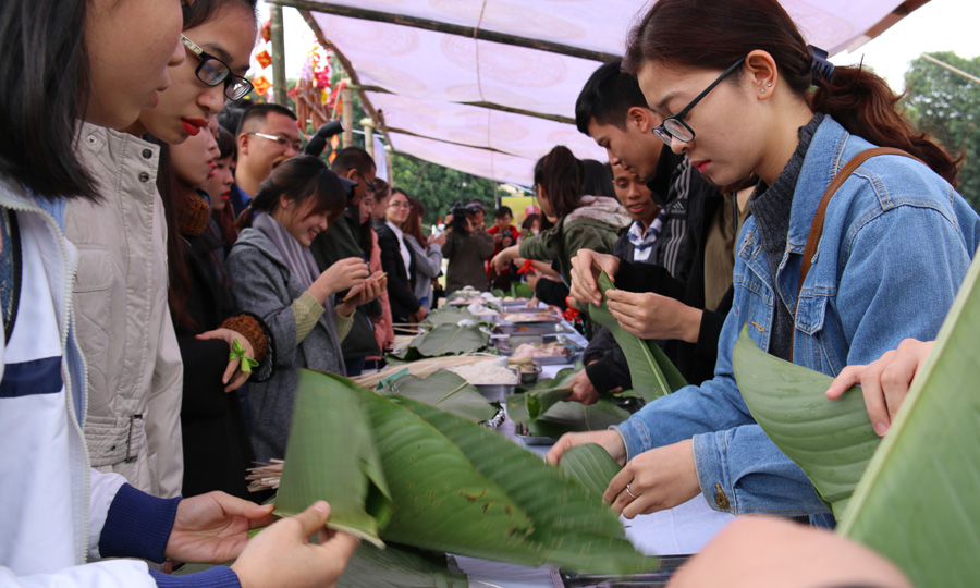 sinh vien nuoc ngoai thich thu trai nghiem phong tuc tet viet