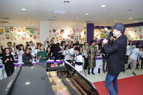 hoa hau my linh mc phan anh chung tay quyet sach cho ha noi quyet xanh