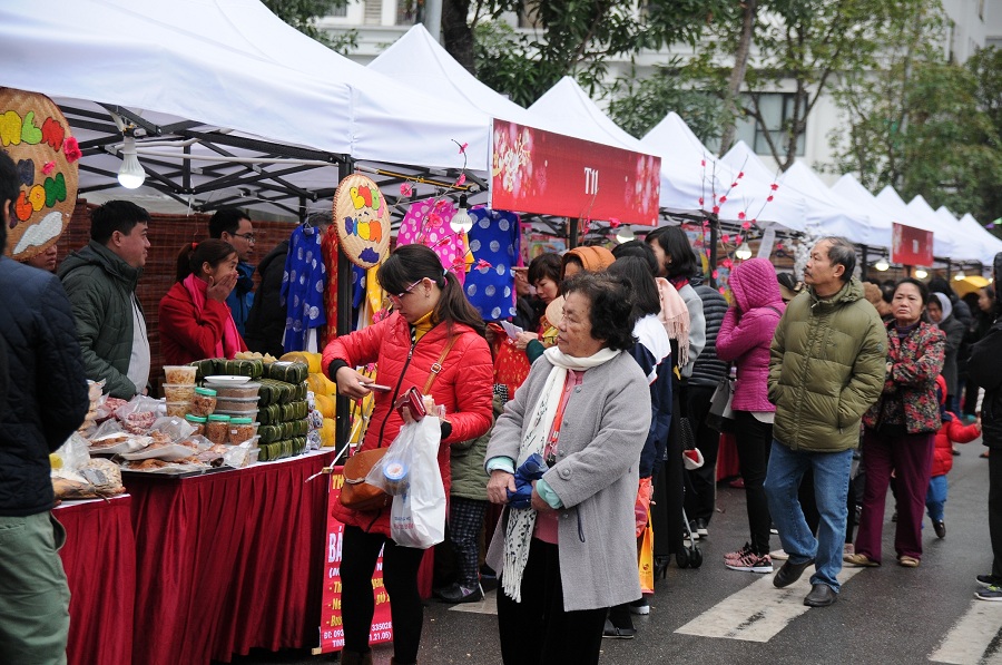 cu dan hao huc cho don hoi cho xuan vinhomes times city 2017