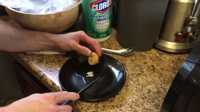 lan dau tien trong lich su nganh am thuc anh chang nay da chien gion duoc nuoc va an no