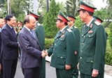 thu tuong nguyen xuan phuc chuc tet can bo chien si quan khu 5