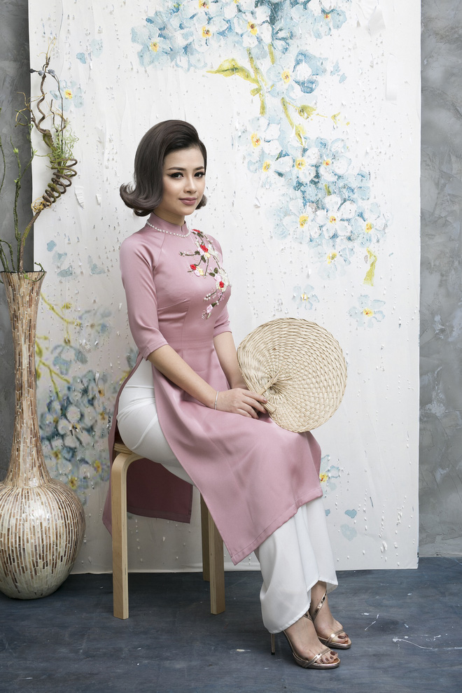 duong hoang yen xinh dep trong trang phuc ao dai