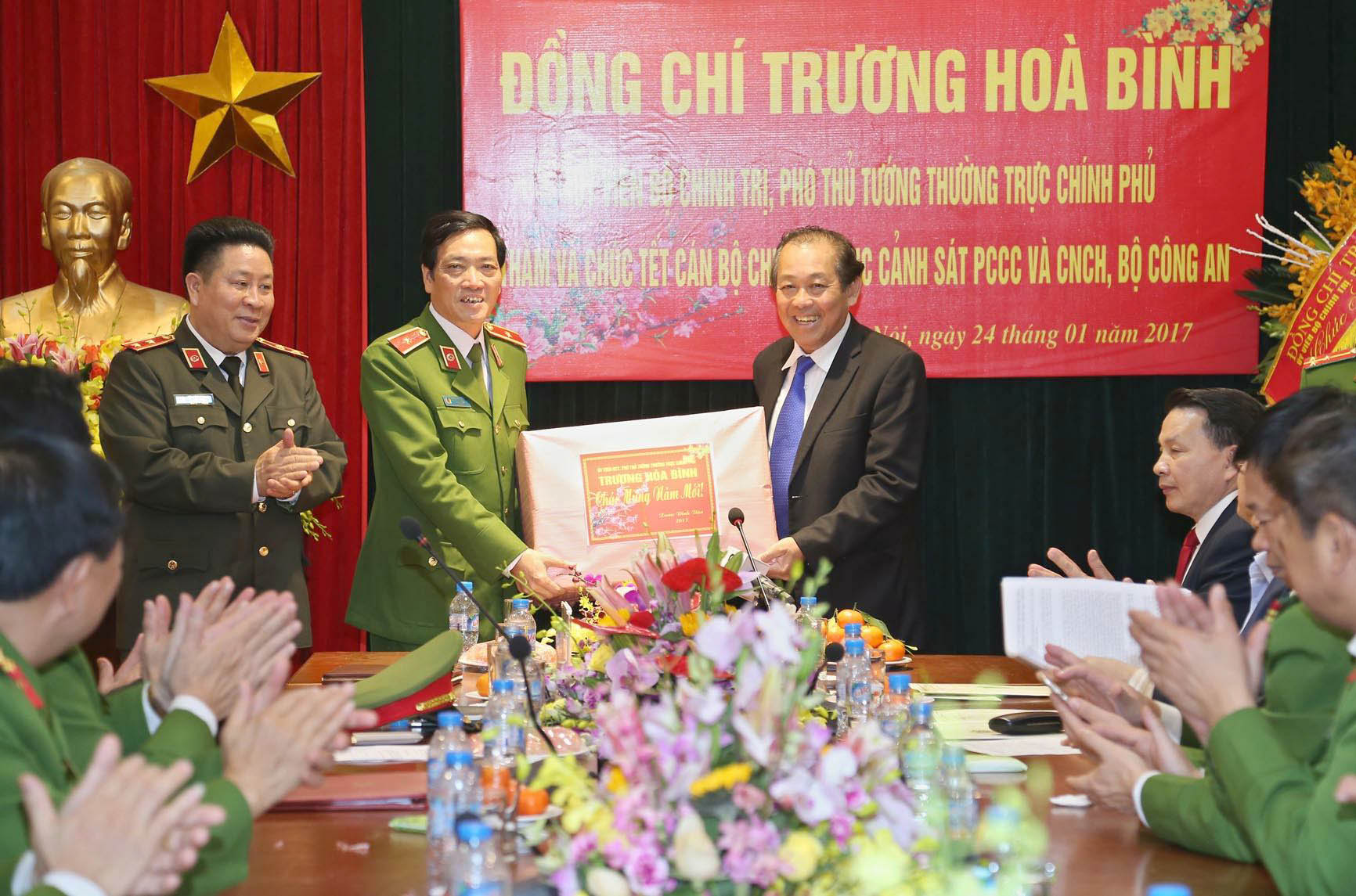 pho thu tuong thuong truc kiem tra cong tac truc phuc vu tet cua bo cong an