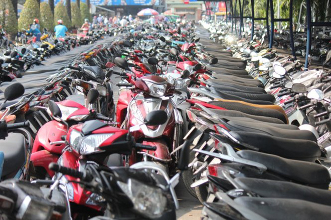 tet den cai gi cung giam moi gia lai tang