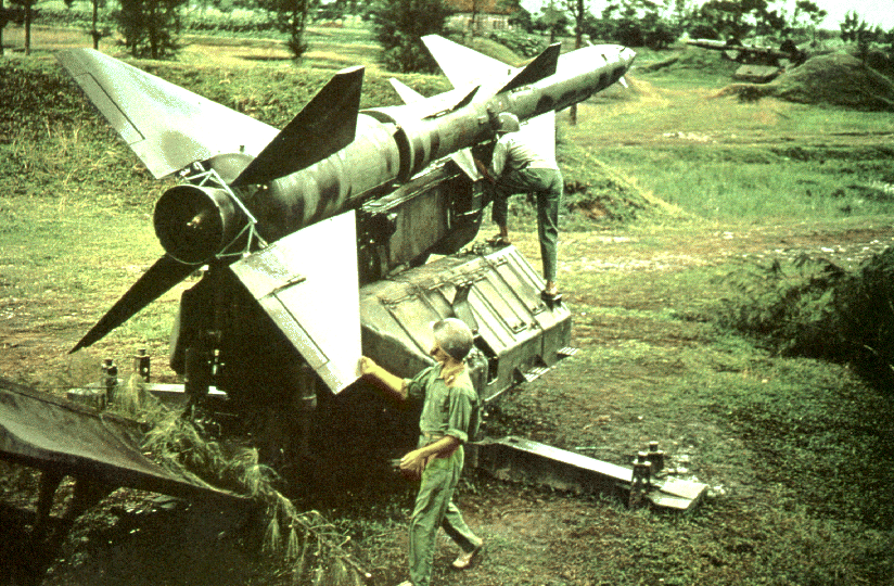 chu tich ho chi minh voi tran dien bien phu tren bau troi ha noi