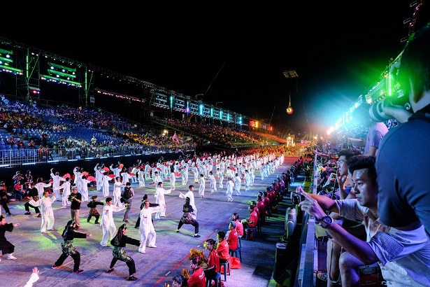 ghe tham le hoi duong pho lon nhat chau a dip tet nguyen dan