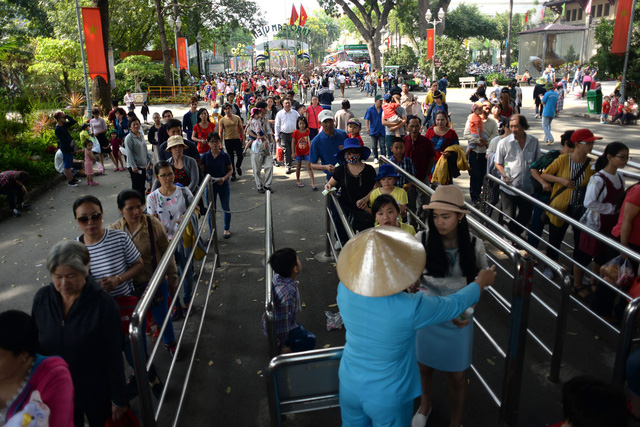 khu vui choi o sai gon dong nghit nguoi du xuan van canh