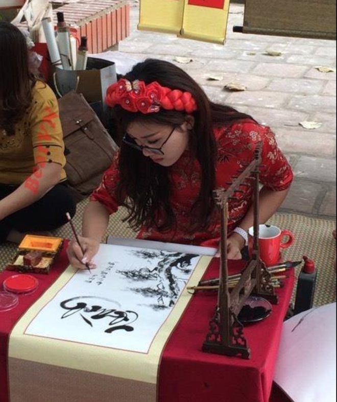 chan dung co do 19 tuoi khien dan mang xao xuyen nhat ngay hom nay