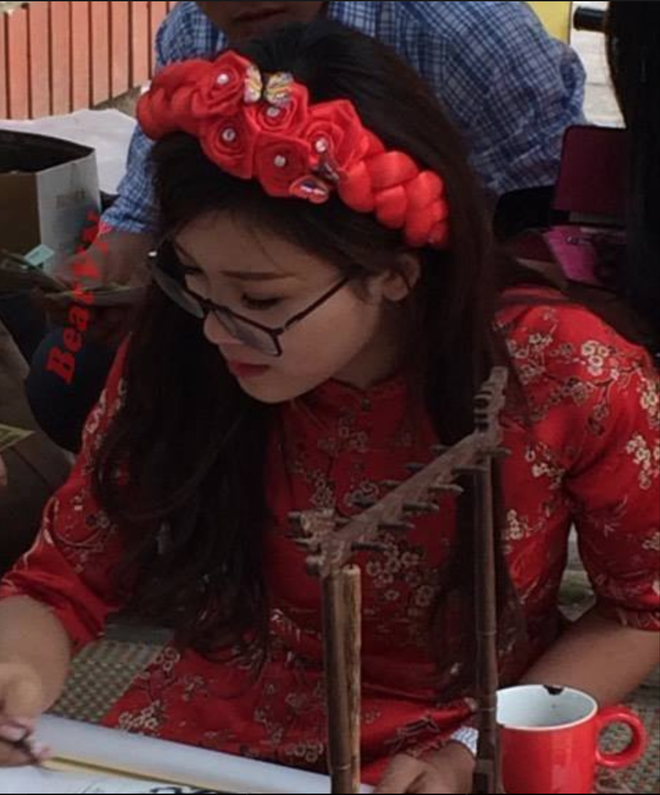 chan dung co do 19 tuoi khien dan mang xao xuyen nhat ngay hom nay