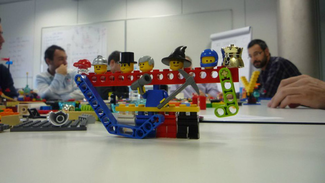 khong chi la tro xep hinh cho tre em cac cong ty da su dung lego de thuc day nhan vien sang tao nhu the nao