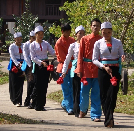 dac sac le hoi sac bua cua nguoi muong dip tet