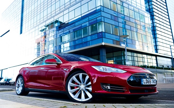 xem tesla model s p100d thiet lap ky luc nhanh nhat the gioi di 402 met mat 1078 giay