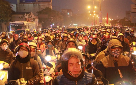 cua ngo ha noi tphcm un tac xe nguoi dan nghi le tro ve