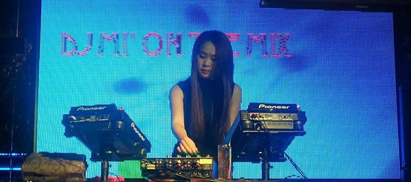 ve goi cam xinh dep cua ban gai moi hung thuan dat phuong nam