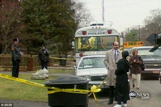 bi hang xom bat coc cuong buc suot 17 ngay trong nguc toi nhung do van chua phai la toan bo bi kich cua be gai 9 tuoi