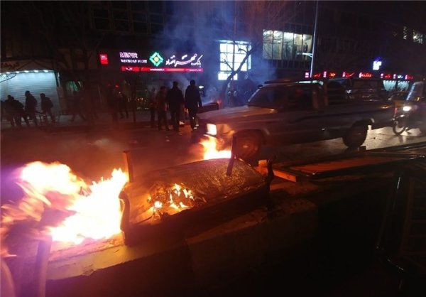 thu tuong israel thoi lua vao iran ngay chinh quyen tehran sup do hai nuoc lai la ban
