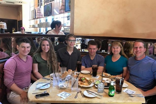 tham sat dem giao thua voi 10 phat dan thieu nien tuoi teen da cuop di sinh mang cua 4 nguoi than trong gia dinh