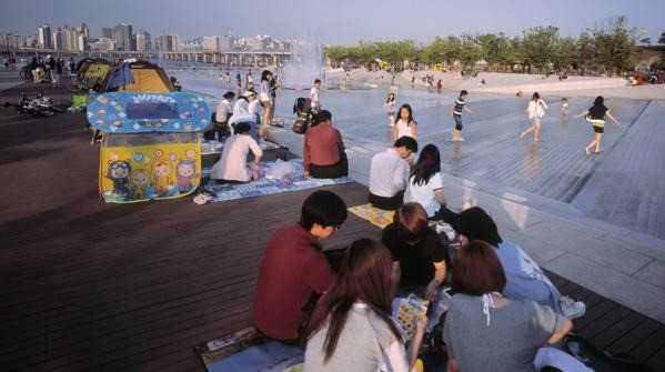 vi sao nguoi han quoc khong bao gio dung tu cua toi cau tra loi se khien ban phai nga mu kinh phuc dan toc nay