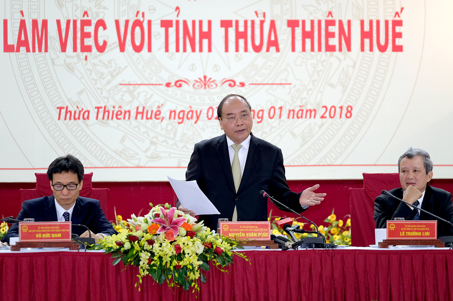 thu tuo ng hue pha i ta n du ng ve de p cha ng noi na o co duo c