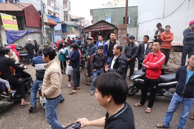 bat chap nguy hiem hang tram nguoi dan hieu ki keo den xem hien truong vu no kinh hoang o bac ninh