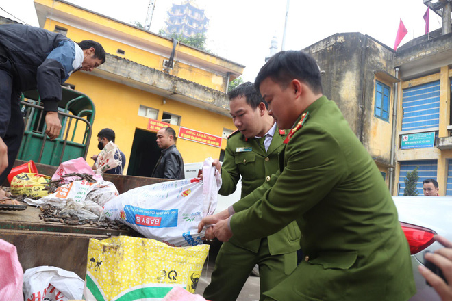 thu gom duoc 500kg vo dan quanh khu vuc hien truong vu no kinh hoang o bac ninh
