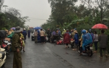 xe may va cham voi xe keo nam thanh nien bi thanh go dam xuyen chan